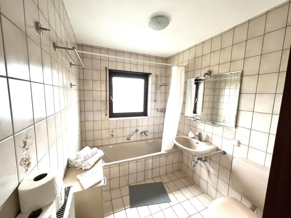 Grosse Ferienwohnung, Apartment In Leimen Wehome Komfort Exterior photo